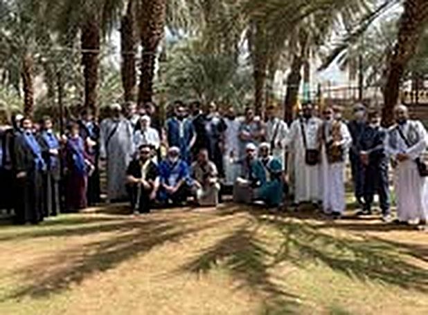 Arabie saoudite – Le groupe dans une palmeraie